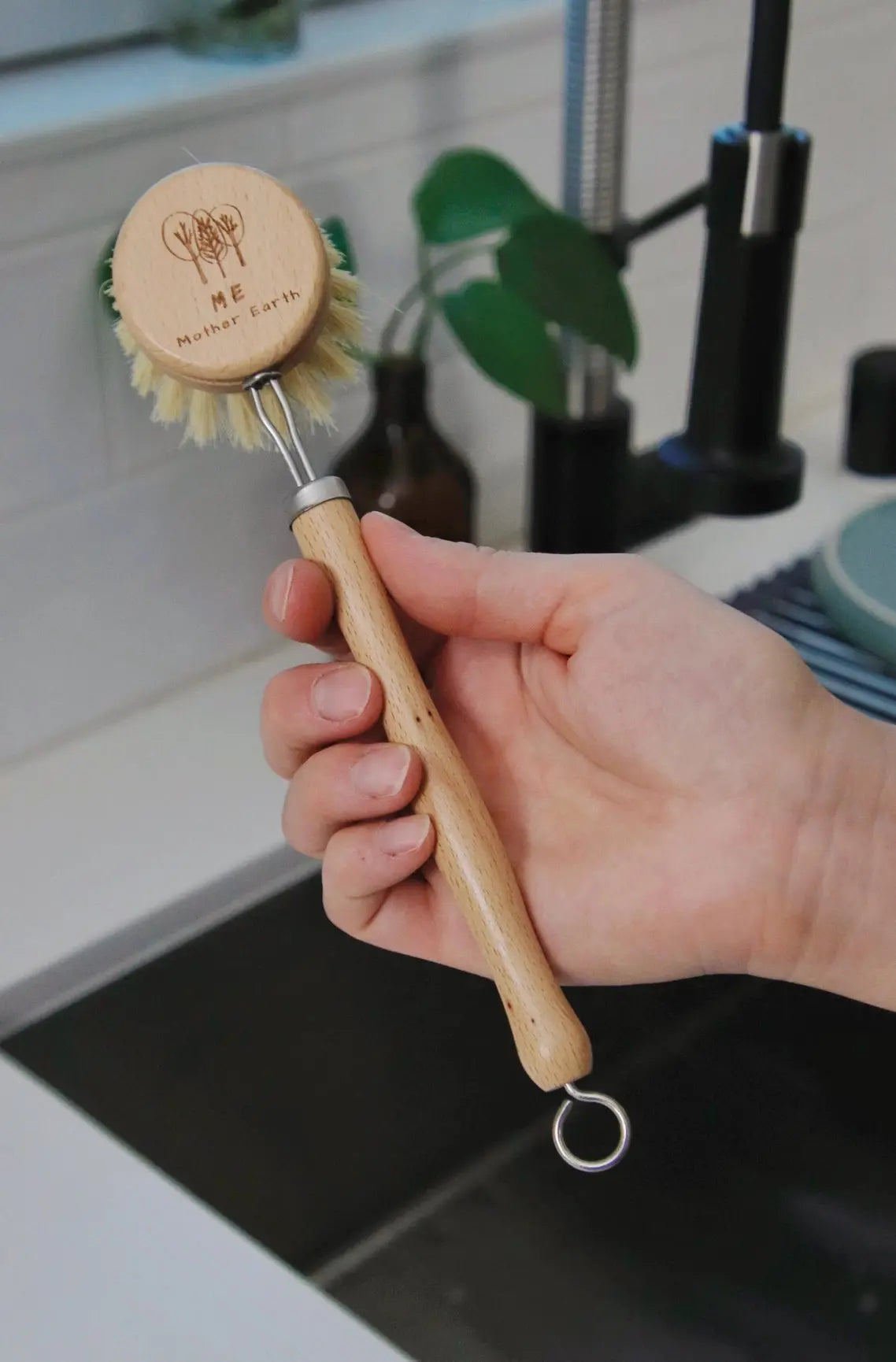 Kitchen Cleaning Brush ME: Mother Earth
